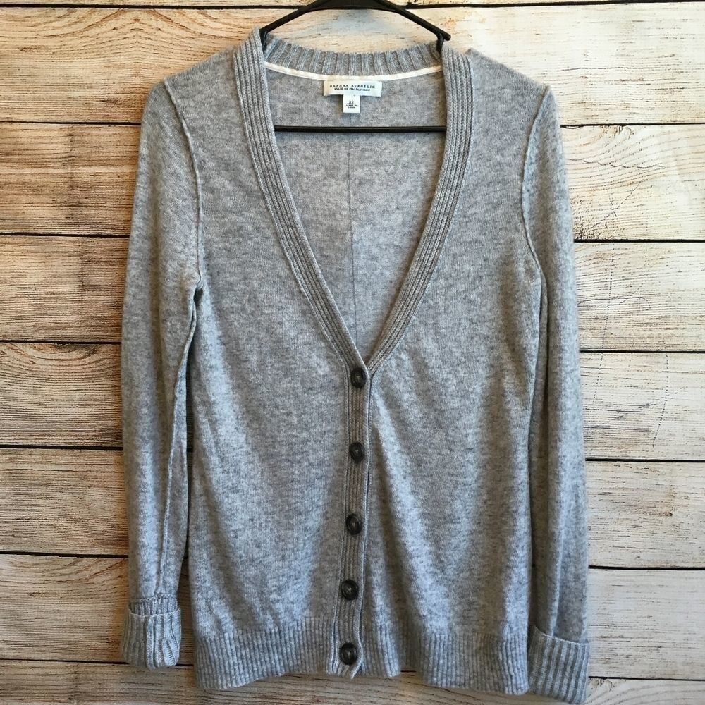 BANANA REPUBLIC WOOL/ CASHMERE BLEND CARDIGAN